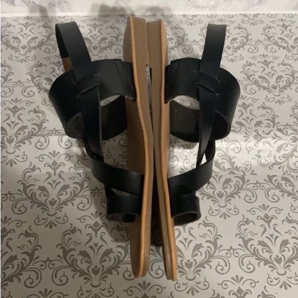 B true bare, straps thong sandal - Picture 3 of 7